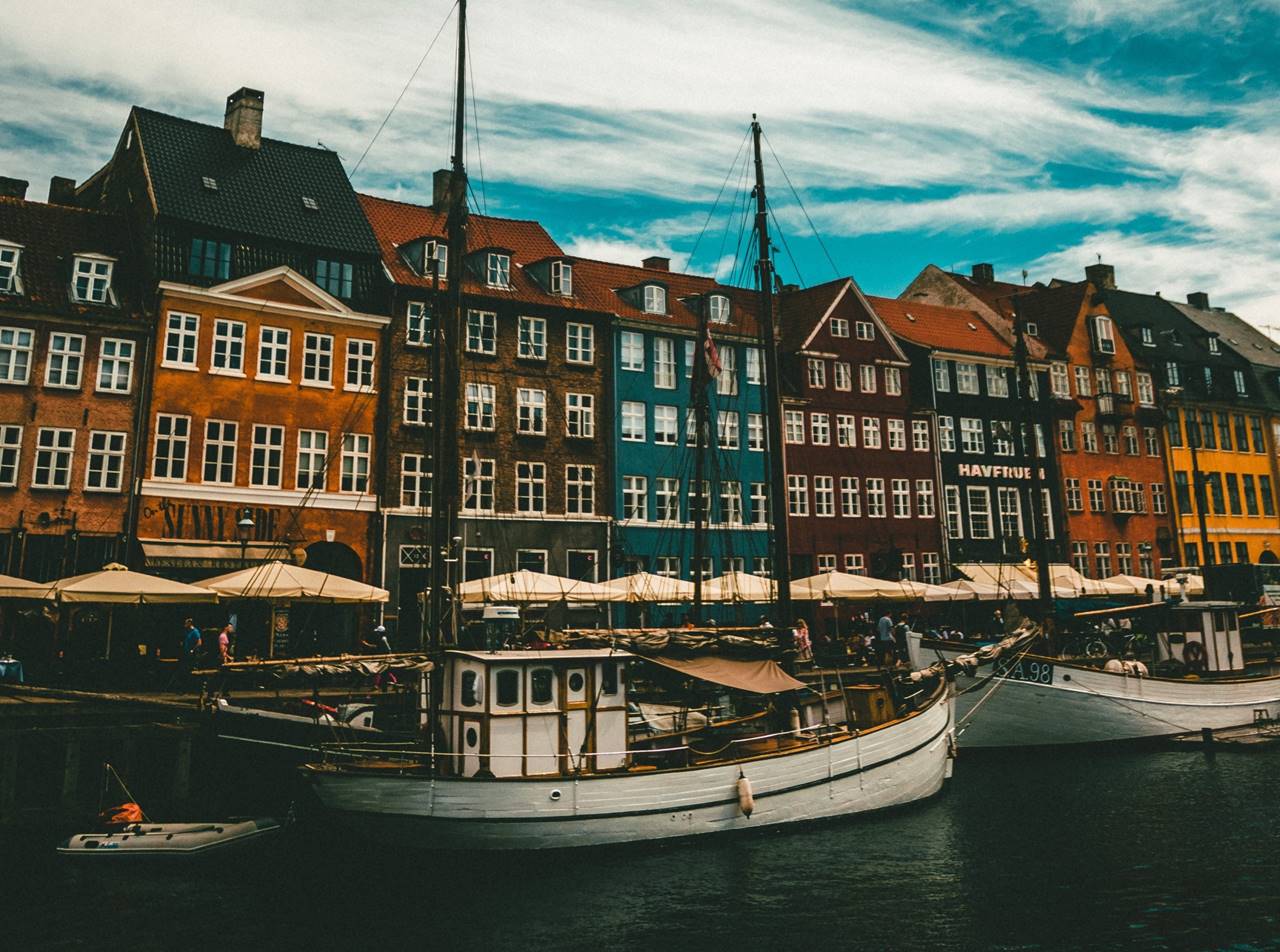 2048x1536 boats buildings sea copenhagen denmark 4k 1538066689